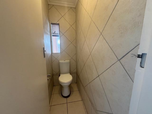 To Let 3 Bedroom Property for Rent in Bothasig Western Cape